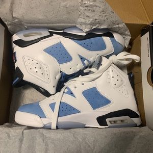 *Brand New Never Worn* Size 6 - Air Jordan 6 Retro UNC Home Multicolor